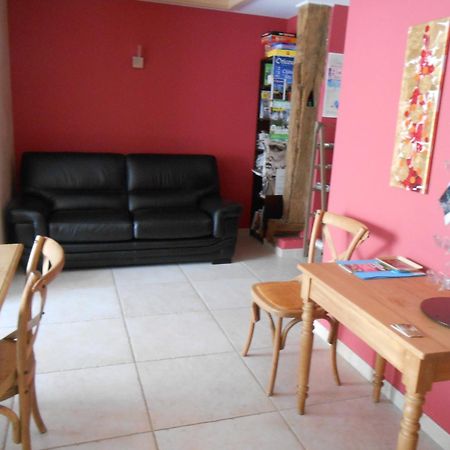 Les Grands Pres Bed & Breakfast Geney Exterior foto