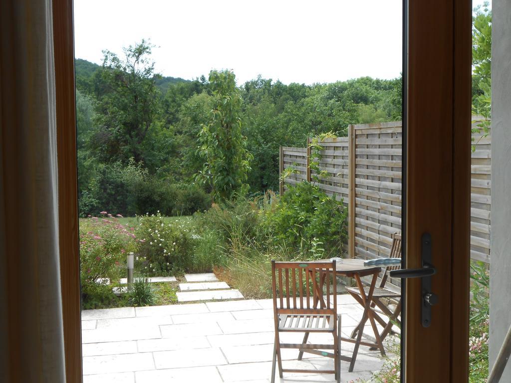 Les Grands Pres Bed & Breakfast Geney Cameră foto