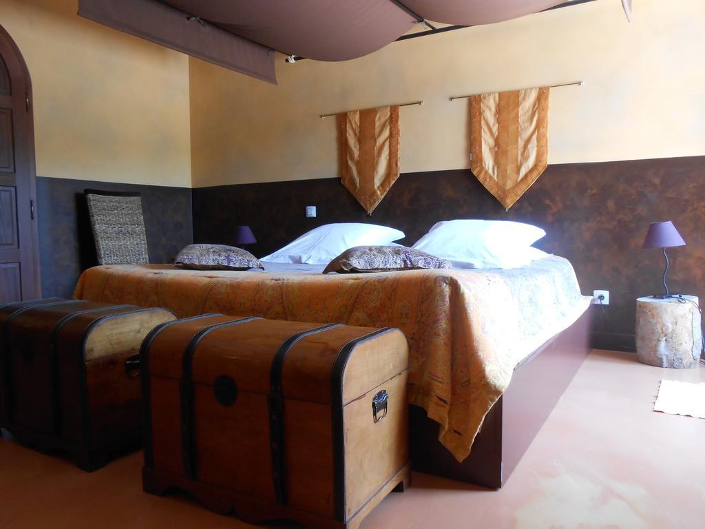 Les Grands Pres Bed & Breakfast Geney Cameră foto